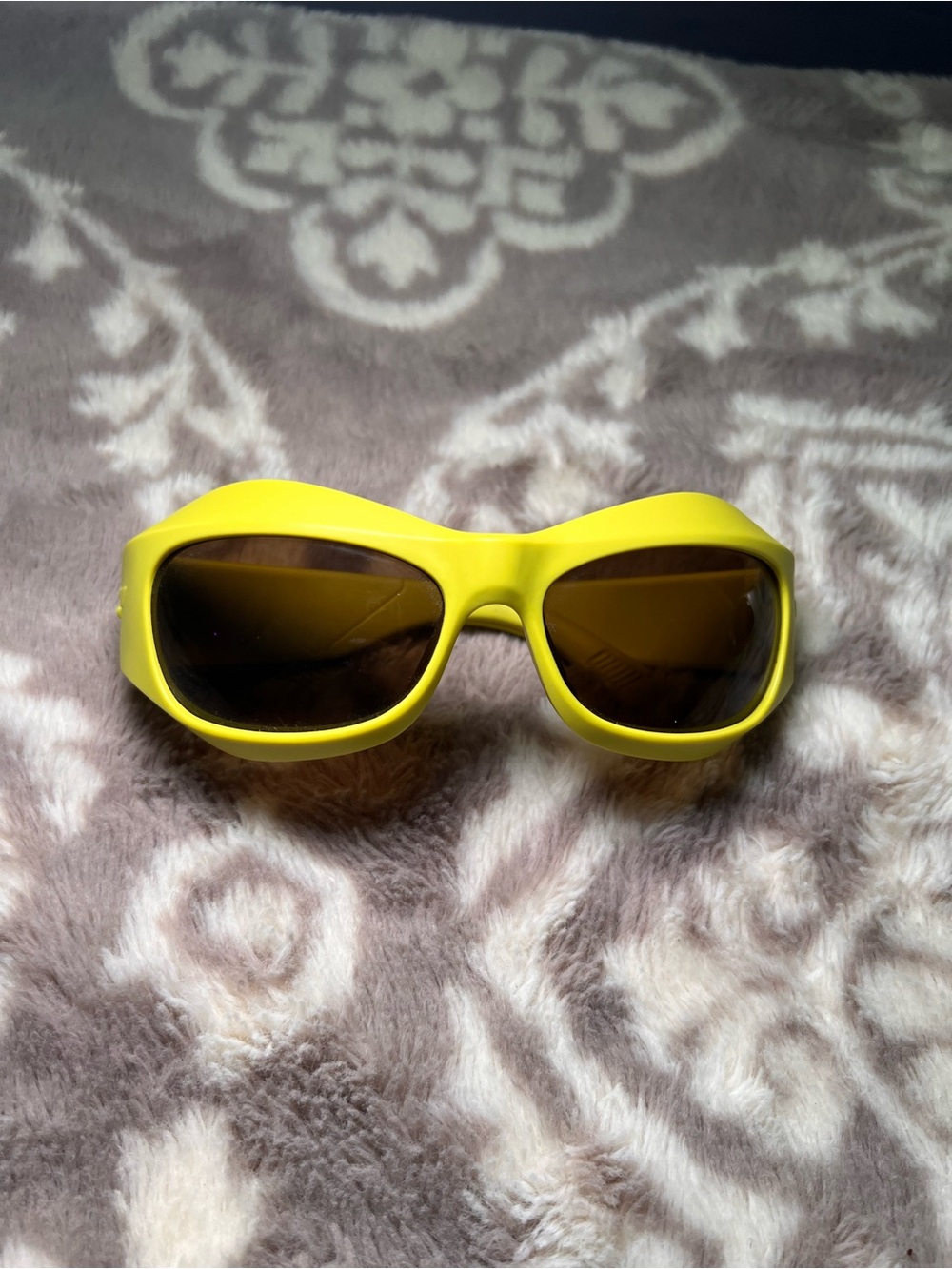 Y2K Neon Lime Wraparound Sunglasses | Futuristic Sport Style | Like New